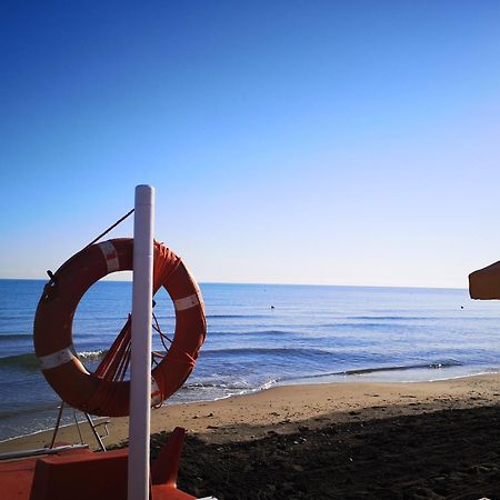 Baywatch Hotel Margherita Di Savoia Ngoại thất bức ảnh