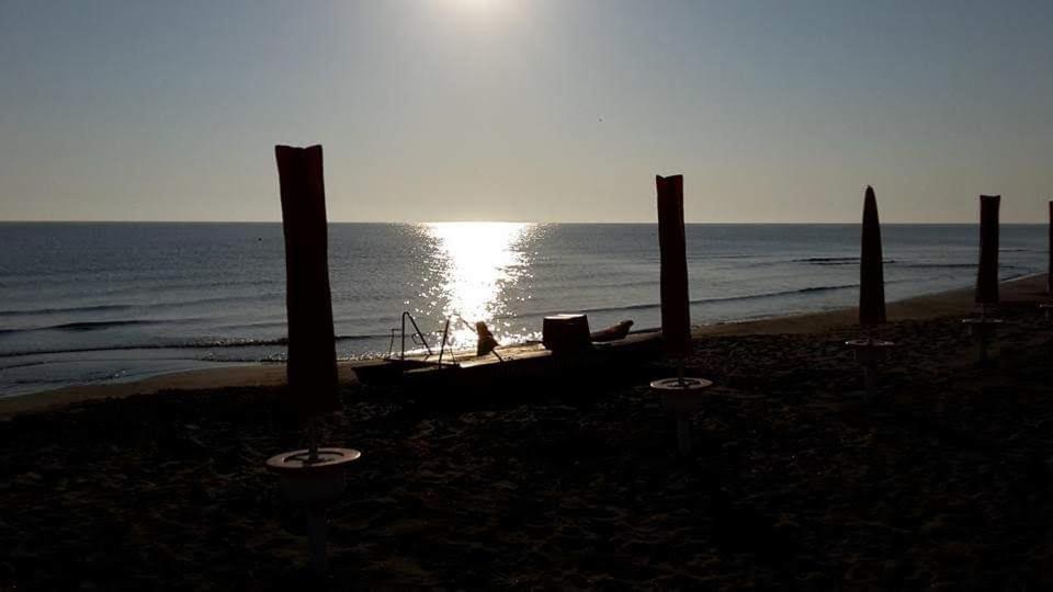 Baywatch Hotel Margherita Di Savoia Ngoại thất bức ảnh